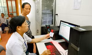 Luật Bảo hiểm y tế còn 'vênh' với các quy định pháp luật khác