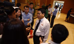 Chủ tịch Hà Nội: Chưa có quyết định về cấm xe máy
