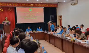 Đại diện Công đoàn Thông tấn xã Việt Nam tham luận ý kiến.