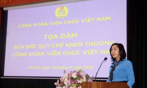 Tạo điều kiện phát động thi đua khen thưởng trong Công đoàn Viên chức Việt Nam