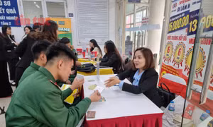 Phiên giao dịch việc làm ‘mở lối’ nghề nghiệp cho bộ đội xuất ngũ Thủ đô