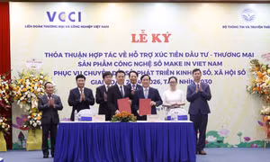 Các doanh nghiệp và cơ quan của VCCI ký thỏa thuận hợp tác dưới sự chứng kiến của lãnh đạo Bộ TT&TT và VCCI