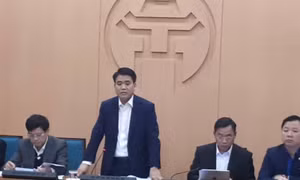 Hà Nội sẽ phun khử trùng tất cả công sở, bến tàu xe và dừng hoạt động phố đi bộ cuối tuần