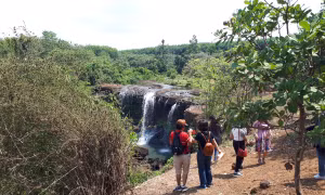 Du lịch dịp nghỉ lễ 30/4 - 1/5: Tour kín chỗ, nguy cơ các điểm du lịch quá tải