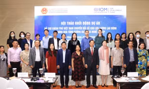 Thúc đẩy chuyển đổi số cho học sinh, sinh viên và người lao động