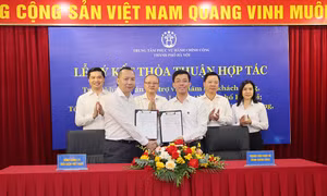 Hợp tác triển khai nhân lực hỗ trợ người dân thực hiện thủ tục hành chính tại Hà Nội
