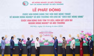 Nghi thức lễ phát động 2 cuộc vận động: Sáng tác văn học nghệ thuật "Gieo hạt nắng vàng" và sưu tầm tư liệu, hiện vật lịch sử của ngành nông nghiệp và môi trường.