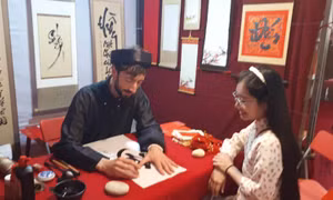 Hội chữ Xuân Giáp Thìn tại Văn Miếu - Quốc Tử Giám tái hiện không gian truyền thống xưa