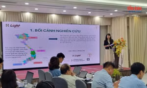 Lao động tự do ngoài trời đối mặt nhiều rủi ro sức khỏe do biến đổi khí hậu