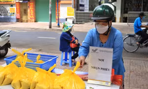 Bưu điện Việt Nam hỗ trợ những người có hoàn cảnh khó khăn do dịch COVID-19