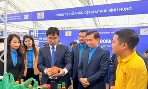 ‘Chợ Tết Công đoàn’ ấm áp nghĩa tình, lan tỏa niềm vui đến công nhân Thủ đô