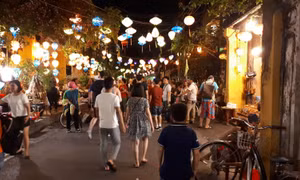 ‘Mỏ vàng’ ngành du lịch vẫn khai thác thô