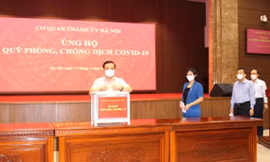 Thành ủy Hà Nội ủng hộ Quỹ phòng, chống dịch COVID-19