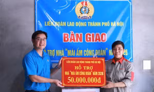 Trao mái ấm công đoàn cho công nhân có hoàn cảnh khó khăn