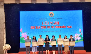 Công đoàn Thông tấn xã Việt Nam được tặng Bằng khen.