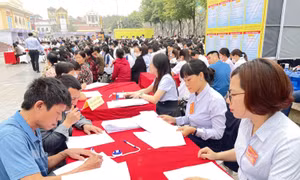 Cung cấp thông tin ngành nghề tuyển dụng tới người lao động.