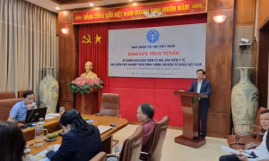 Giao lưu trực tuyến với bạn đọc giải đáp chính sách BHXH, BHYT.