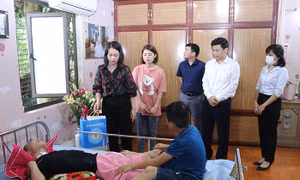 Chăm lo đời sống người lao động