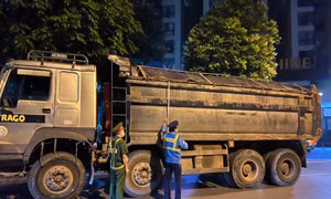 Hà Nội xử lý hơn 300 xe ô tô chở hàng quá tải, vi phạm vệ sinh môi trường