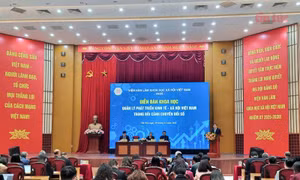 Quang cảnh diễn đàn khoa học năm 2025 với chủ đề “Quản lý phát triển kinh tế - xã hội Việt Nam trong bối cảnh chuyển đổi số”.