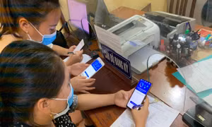 Tại sao đến một cơ quan liên hệ làm việc lại bị yêu cầu cài Bluezone?