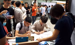 Vui buồn chuyện sinh viên làm thêm dịp hè