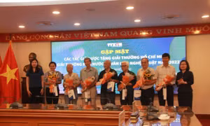TTXVN gặp mặt các tác giả được tặng giải thưởng Hồ Chí Minh, giải thưởng Nhà nước về văn học nghệ thuật năm 2022
