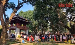 Miễn phí vé tham quan, khách tăng đột biến tại một số điểm di tích tại Hà Nội