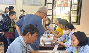 BHXH Hà Nội tuyên truyền, hướng dẫn làm giấy uỷ quyền nhận lương huu, trợ cấp