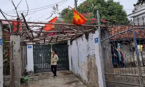 Treo cờ dịp nghỉ lễ, Tết.