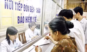 Tổng mức thanh toán chi phí KCB BHYT: 'Công cụ' kiểm soát chi phí KCB BHYT bất hợp lý