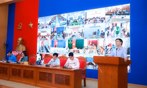 Ông Ngọ Duy Hiểu, Phó Chủ tịch Tổng Liên đoàn Lao động Việt Nam phát biểu tại hội nghị.
