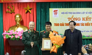 Quang cảnh lễ Tổng kết, trao giải thưởng sáng tác biểu trưng (logo) của Hội Hỗ trợ gia đình liệt sĩ Việt Nam.