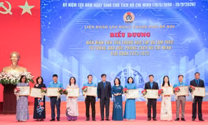 Hà Nội tôn vinh 30 điển hình học tập làm theo Bác và tuyên dương 100 thợ giỏi