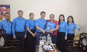 Công đoàn Thủ đô chăm lo công nhân bị tai nạn lao động