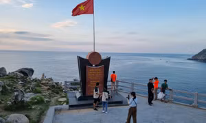 Đón bình minh tại Mũi Điện