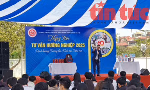 Hơn 1.000 học sinh THCS ở Thủ đô tham gia định hướng nghề