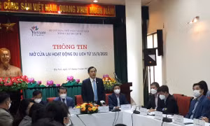 Mở cửa hoạt động du lịch, vẫn cập nhật điều kiện phòng dịch
