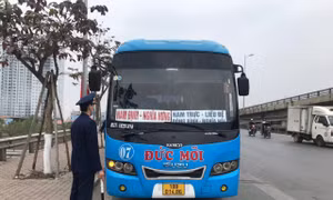 Tập trung xử lý các xe dừng đỗ, đón trả khách sai quy định tại khu vực bến xe Mỹ Đình