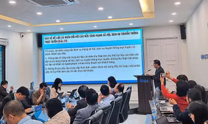 Thượng tá Nguyễn Đình Đỗ Thi giới thiệu những điểm mới của Luật Bảo vệ dữ liệu cá nhân.