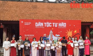 Góc nhìn của các hoạ sĩ trẻ qua triển lãm ‘Dân tộc tự hào’