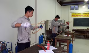 Người lao động được giới thiệu học nghề miễn phí có ảnh hưởng đến tiền trợ cấp thất nghiệp?