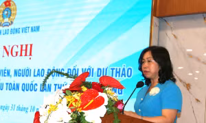 Cán bộ Công đoàn khu vực phía Nam đóng góp ý kiến vào Dự thảo Văn kiện trình Đại hội XIV của Đảng