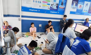 Nhà mạng triển khai gói hỗ trợ đặc biệt, đảm bảo liên lạc tại vùng lũ