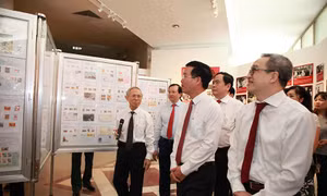 Khai mạc trưng bày chuyên đề ‘Việt Nam – Độc lập, tự cường’