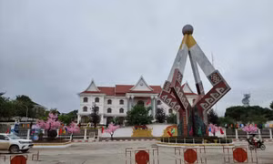 Bình yên tại Hủa Phăn, Lào