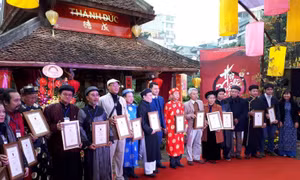 Khai mạc hội chữ Xuân 2020 và triển lãm thư pháp ‘Thành Đức’