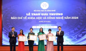 Trao Giải thưởng báo chí về khoa học và công nghệ năm 2024 cho 24 tác phẩm