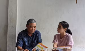 Người tâm huyết vận động người dân tham gia BHXH, BHYT