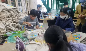 Hợp tác xã Vụn Art – mái nhà của người khuyết tật